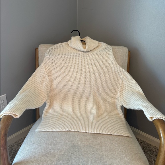 Zara Cream Turtleneck Sweater - Picture 4 of 6